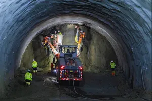 Video istoric pentru infrastructura din România: Austriecii de la PORR au forat primul kilometru din tunelurile „Daniela și Alina”. Sute de muncitori vor lucra și de Paște