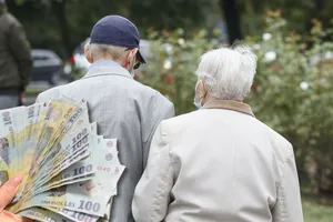 Mii de pensionari vor sărbători Paștele pe datorie în 2024. „Sunt disperată! Nu mă ajung cu pensia”