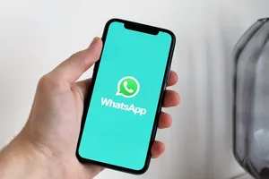 Cinci funcții ascunse de pe WhatsApp de care probabil că nu știai. Cum faci mesajele să dispară