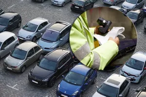 Șoferii pot primi amendă, chiar dacă au achitat taxa de parcare! Situația absurdă care îi lasă pe români fără bani