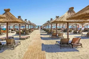 Cum petrec românii pe litoral de 1 Mai. Cât au ajuns să coste cazările în cele mai populare stațiuni