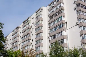 La ce trebuie să fie atenţi românii când îşi cumpără un apartament. Recomandările specialistului: „Atunci s-a modificat standardul după care se construiesc blocurile”