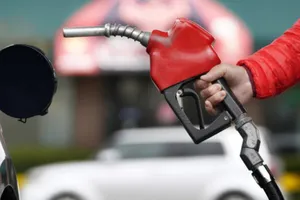 Italia reduce prețul carburanților cu 25 de cenți pe litru. Prima măsură europeană directă împotriva efectelor războiului din Orientul Mijlociu