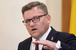 PSD cere din nou schimbarea premierului Bolojan și amenință cu ieșirea de la guvernare