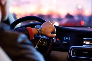 Noi reguli pentru șoferii care au primit amenzi de circulație. Ce vor fi obligați să facă pentru a își putea recupera permisul de conducere