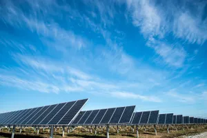 Guvernul aprobă măsuri pentru accelerarea proiectelor de energie verde prin PNRR. ADS își modernizează logistica