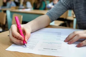 Bacalaureat 2026 începe cu proba la Limba română. Aproape 131.000 de candidați susțin primul examen scris