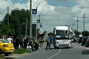 Accident grav între un autocamion și un autocar cu pasageri în județul Iași. A fost activat Planul roșu de intervenție