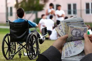 Bani pe card pentru persoanele cu dizabilități. Încep plățile din 12 mai, cu sume majorate