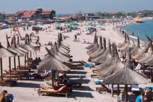 Cât costă un șezlong și un cocktail în Vama Veche. ”Nu ne-am băgat, nu ne încadrăm”