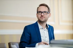 Fritz critică desemnarea lui Veștea drept premier