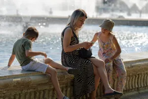 Prognoza meteo 19 iunie. Vreme călduroasă în toată țara, disconfort termic ridicat. Nu scăpăm nici de ploi și vijelii