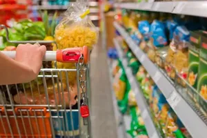De câți bani ai nevoie, în România, în 2025, pentru a duce un trai decent. Salariul minim pe economie este insuficient
