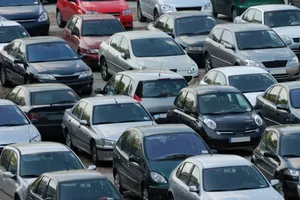 Înmatriculările de mașini noi în România scad cu 33% în ianuarie. Dacia Duster și Skoda Octavia, cele mai căutate modele