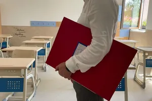 O nouă materie obligatorie în școli: Elevii ar putea studia „Educație media și digitală” din gimnaziu până la liceu