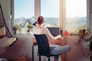 Se pot acorda tichete de masă angajaților care lucrează remote?