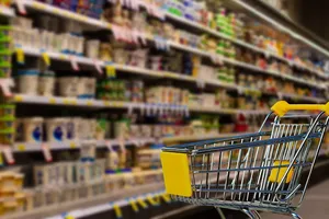 Primele semne din retail despre inflaţia de până la finalul anului 2025. Guvernul a pasat responsabilitatea comercianţilor