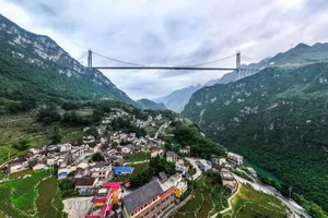 Italia construiește cel mai lung pod din lume, iar China cel mai înalt. Cu ce se confruntă proiectele