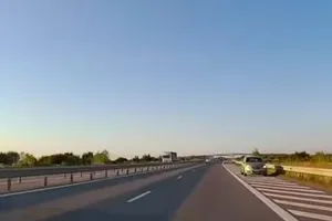 Șofer filmat circulând pe contrasens pe autostrada București-Ploiești, risc major pentru traficul rutier