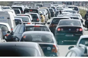 Trei sferturi dintre români consideră traficul nesigur și susțin suspendarea permisului pentru neplata amenzilor
