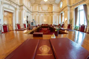 CCR amână până în septembrie decizia legată de sesizarea lui Sorin Grindeanu referitoare la OUG privind Programul SAFE
