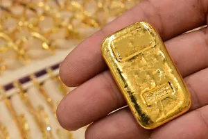 Aurul și argintul ating maxime istorice. Investitorii caută protecție în metale prețioase