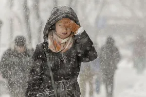 Prognoza meteo decembrie 2025. Meteorologii ninsoare, ploaie cu gheață și ger năprasnic în București