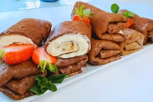 Clătite cu tiramisu, desertul care unește finețea italiană cu gustul clasic de acasă