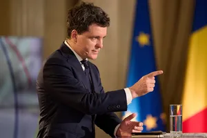 Nicușor Dan obține la CCR respingerea legii privind concesionarea directă a locurilor de veci și modificarea Legii minelor