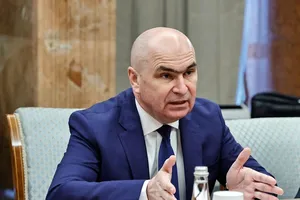 Bolojan: Războiul din Golful Persic afectează prețul combustibilului. Impactul depinde de durata blocajului din Strâmtoarea Ormuz