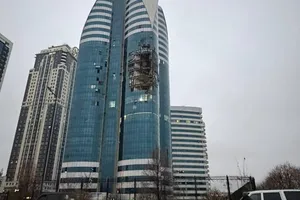 Un zgârie-nori din Groznîi, capitala Ceceniei, a fost incendiat de o dronă ucraineană. Kadîrov va „răspunde personal” adversarilor, în curând