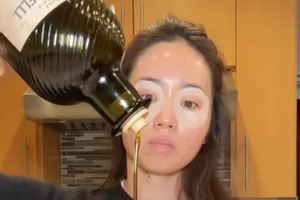 Noul trend pentru slăbit împarte internetul în două tabere. Avertismentul medicilor VIDEO