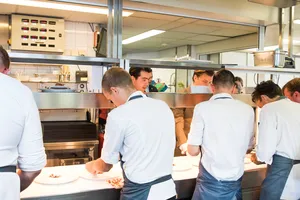 Angajări 2025. Se caută angajați fără studii superioare. Orașele în care sunt cele mai multe joburi disponibile