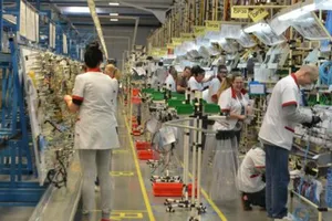 Aproape 1.000 de angajaţi concediaţi după ce încă o fabrică din România se închide. Noi investitori ar putea revitaliza zona