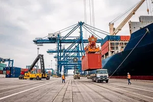 Doi morți și doi răniți în urma unei explozii în Portul Constanța