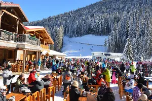 Crăciun în Bulgaria 2025. Cele mai accesibile trei hoteluri din cele mai căutate staţiuni de iarnă