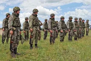 Ce salarii primesc militarii care se înrolează voluntar. Ministerul Apărării a făcut anunțul: „Vor fi pregătiți între 1.000 şi 10.000 de militari”