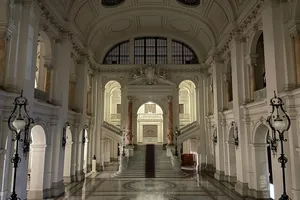 Curtea de Apel Bucureşti, aşteptată să decidă asupra suspendării judecătorilor CCR Busuioc şi Dragoş