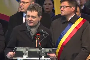 Nicuşor Dan, huiduit și la Iași. „Vă rog să nu mai huiduiţi pe imnul naţional şi pe ceremonii de comemorare a eroilor”
