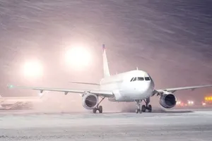 Ninsori abundente în Budapesta și la granița Ungaria-Slovenia. Întârzieri la zboruri și restricții pentru camioane