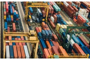 Deficitul comercial al României a scăzut ușor în primele 11 luni din 2025, la aproape 30 miliarde euro