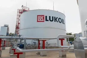 Lukoil își vinde activele internaționale către fondul american Carlyle Group