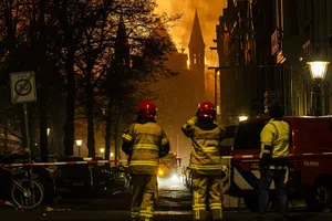 Olanda: Incendiu major la o biserică istorică din Amsterdam, într-o noapte de Revelion marcată de violențe