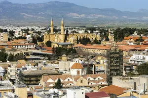 Orașul european unde iarna arată ca vara. 25 de grade la doar două ore de zbor de București