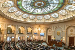 Senatul dezbate luni trei moțiuni simple împotriva Guvernului: Educație, Apărare și UE-Mercosur