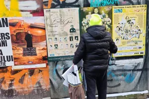 Amenzi de până la 6.000 de lei pentru lipirea ilegală a afișelor în București