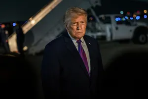 Trump amenință că va „distruge complet” infrastructura iraniană, pe fondul unei posibile escaladări a tensiunilor