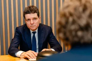 Nicușor Dan a avut, zilele trecute, la Bruxelles, o discuție cu Oana Gheorghiu, viceprim-ministru, despre digitalizarea statului român și reforma companiilor de stat