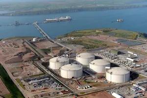 Prețul petrolului a sărit de 115 dolari/barilul după atacurile Iranului asupra infrastructurii energetice din Golf