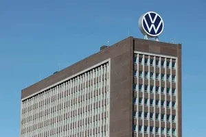 Volkswagen, afectat de schimbarea strategiei la Porsche și de tarifele americane